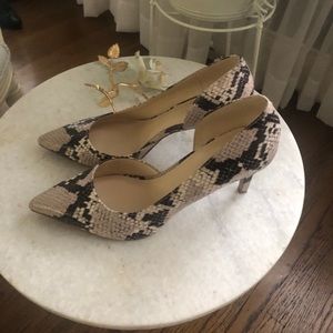 Nine West snakeskin pumps in 8 1/2 M.